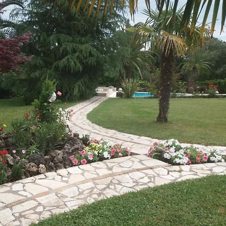 Villa Atalanti Гувия Екстериор снимка