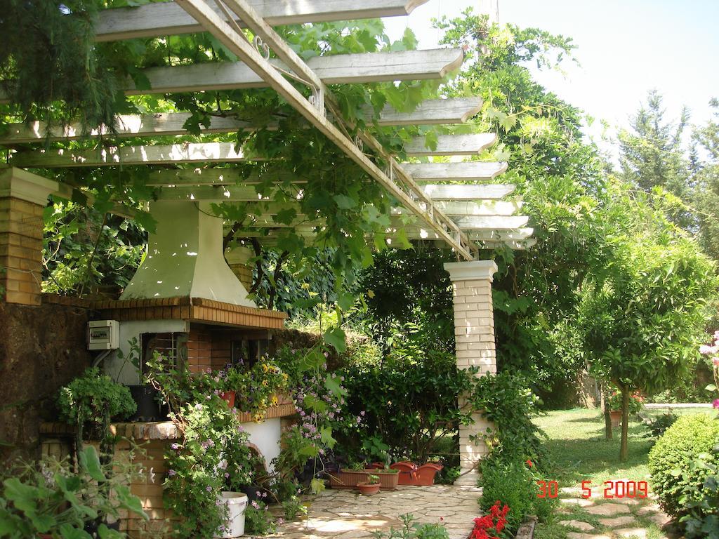 Villa Atalanti Гувия Екстериор снимка