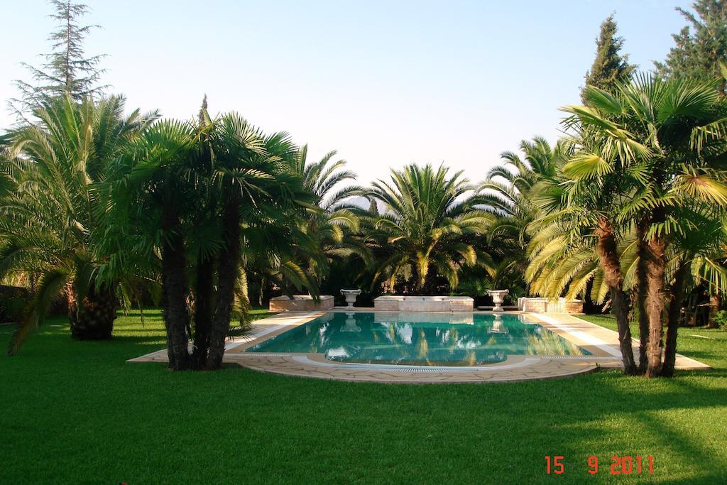 Villa Atalanti Гувия Екстериор снимка