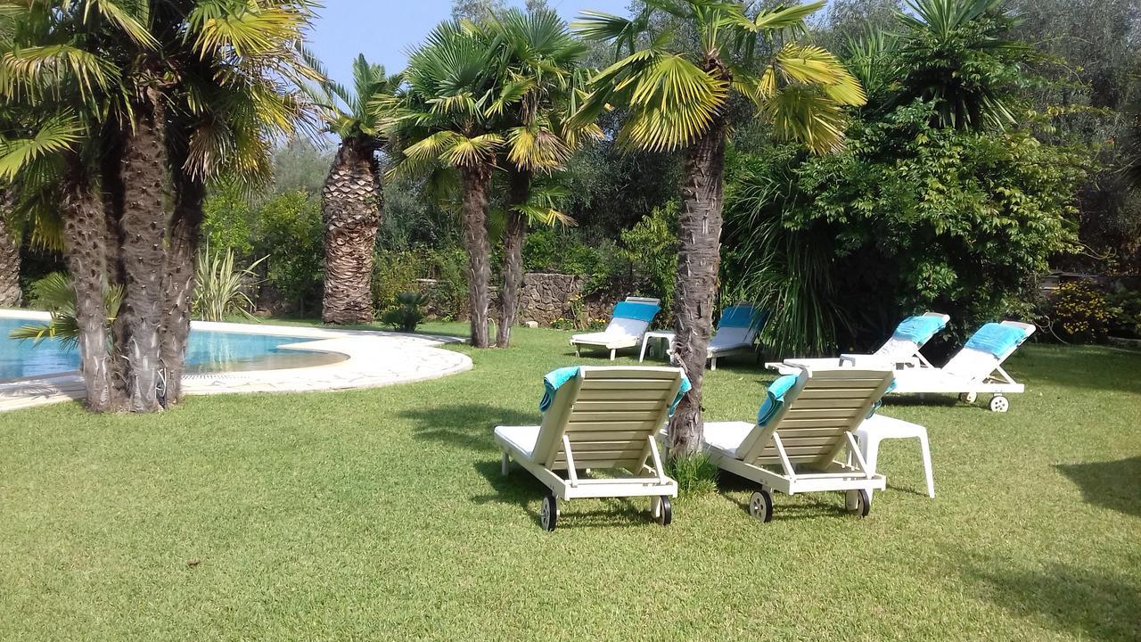 Villa Atalanti Гувия Екстериор снимка