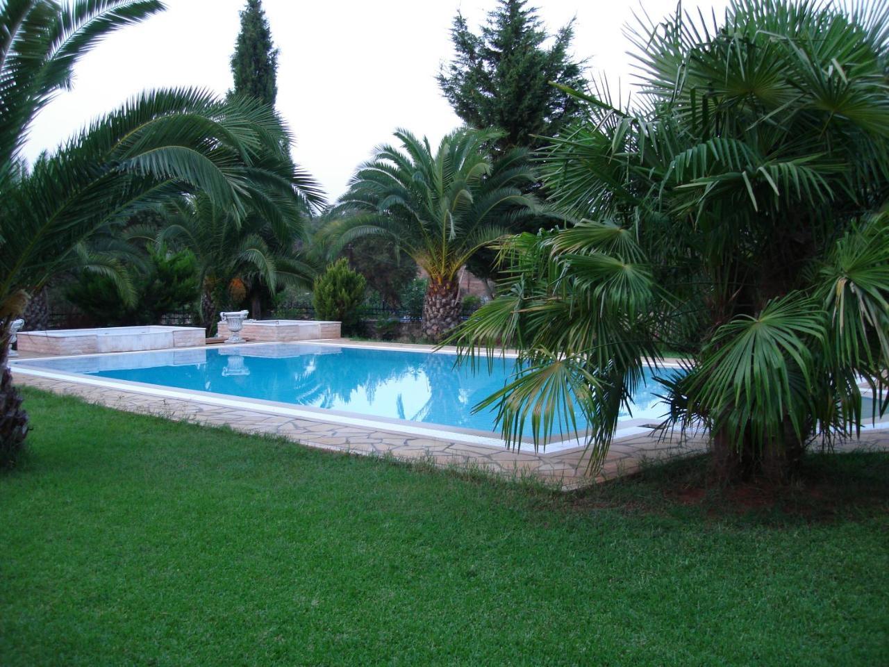 Villa Atalanti Гувия Екстериор снимка