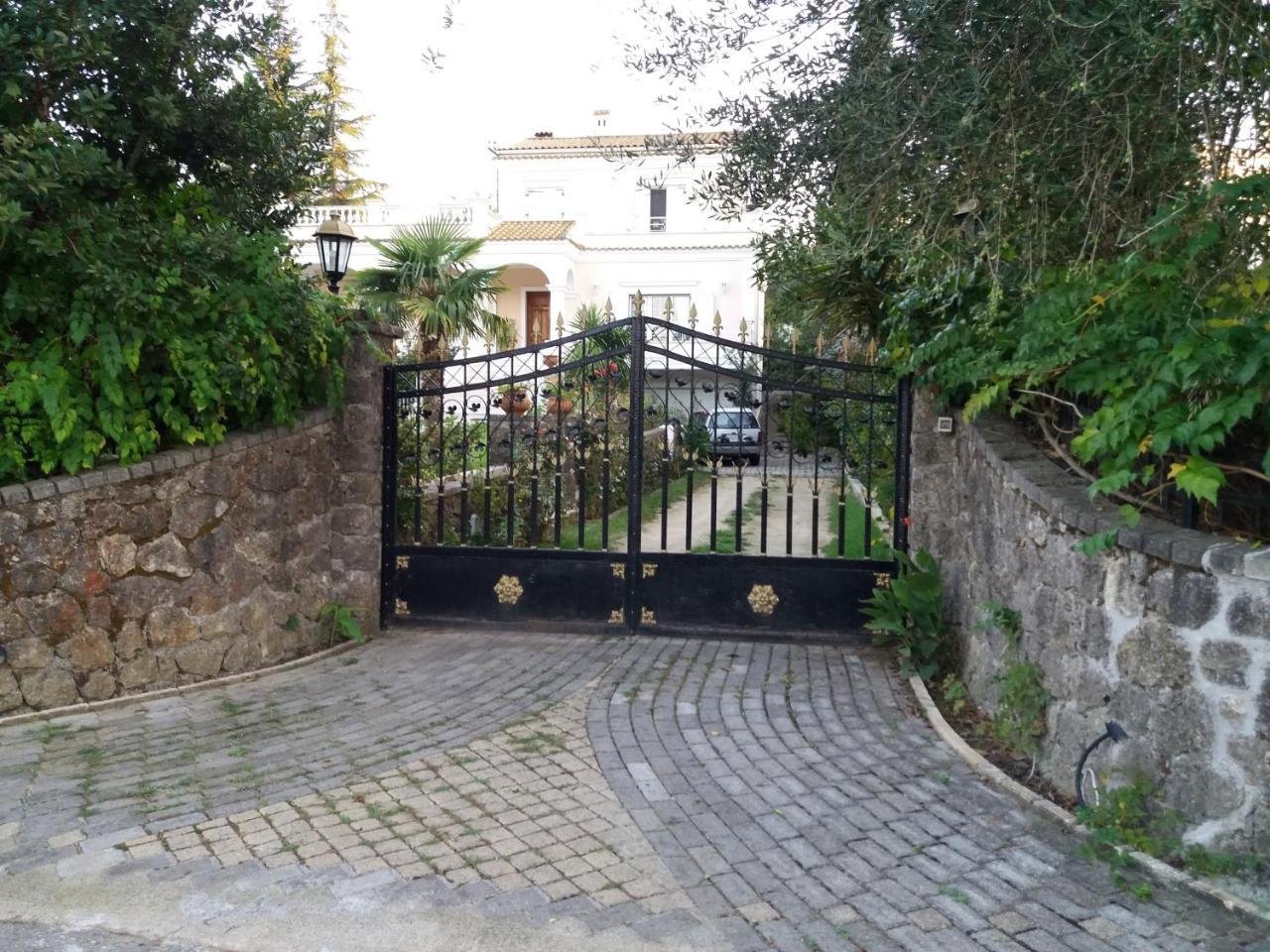 Villa Atalanti Гувия Екстериор снимка