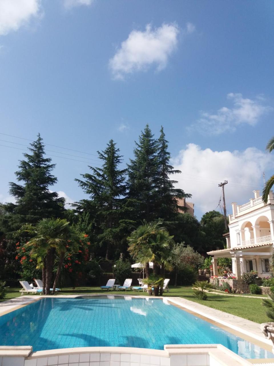 Villa Atalanti Гувия Екстериор снимка